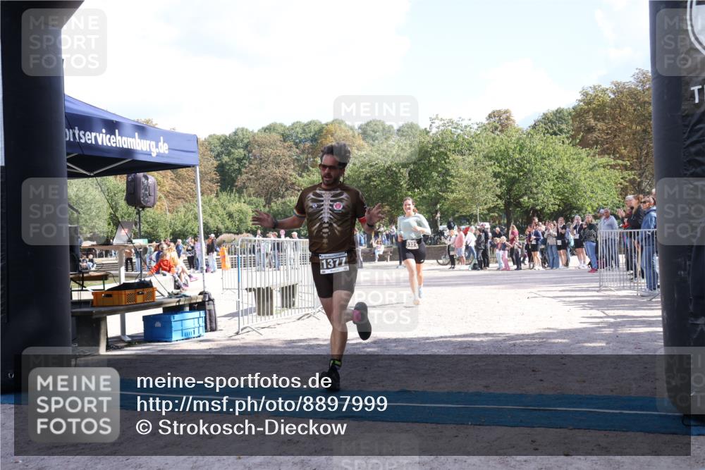 14.09.2025 - Stadtparktriathlon Strokosch-Dieckow http://msf.ph/oto/8897999 14.09.2025 13:42:58 Ziel 1321, 1377 meine-sportfotos.de