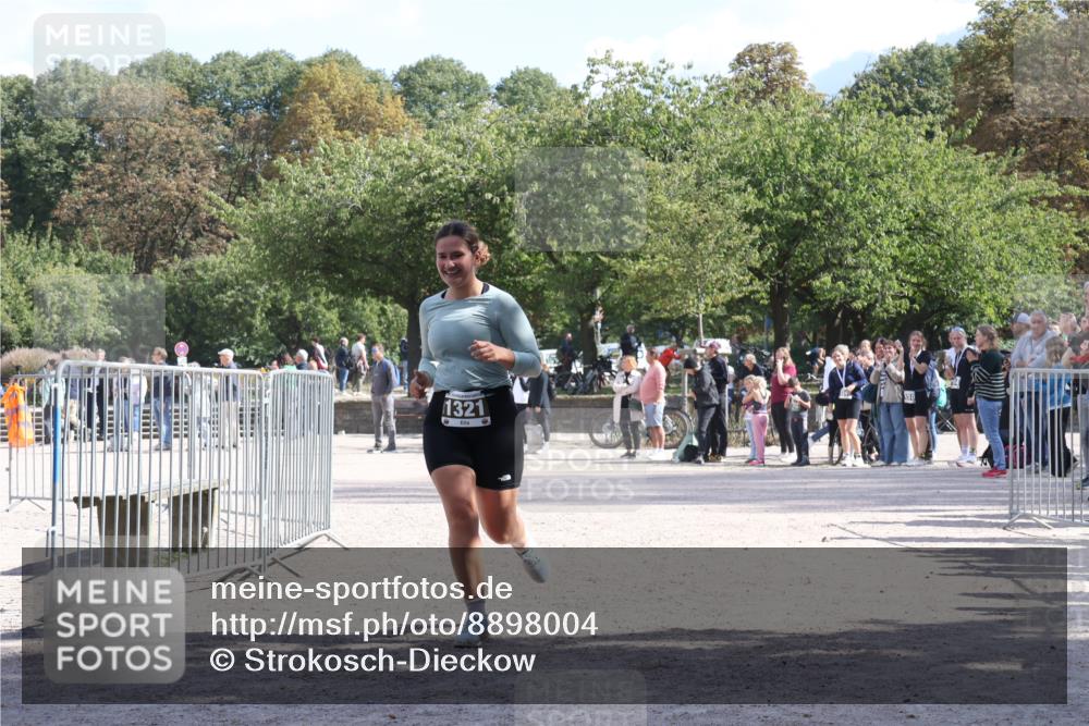 14.09.2025 - Stadtparktriathlon Strokosch-Dieckow http://msf.ph/oto/8898004 14.09.2025 13:43:00 Ziel 1321, 1377 meine-sportfotos.de
