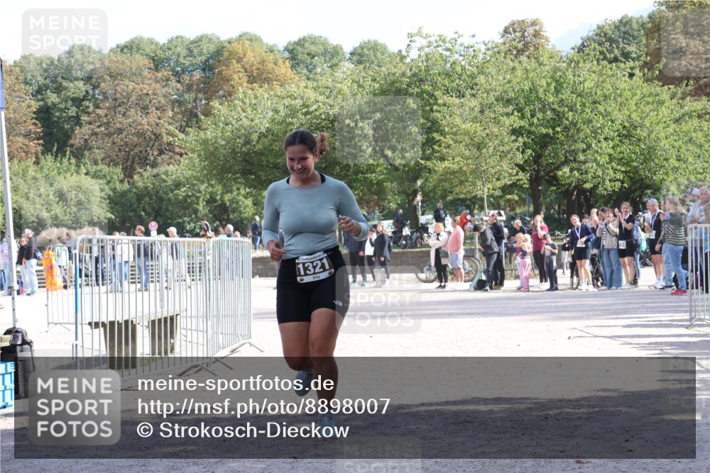 14.09.2025 - Stadtparktriathlon Strokosch-Dieckow http://msf.ph/oto/8898007 14.09.2025 13:43:00 Ziel 1321, 1377 meine-sportfotos.de
