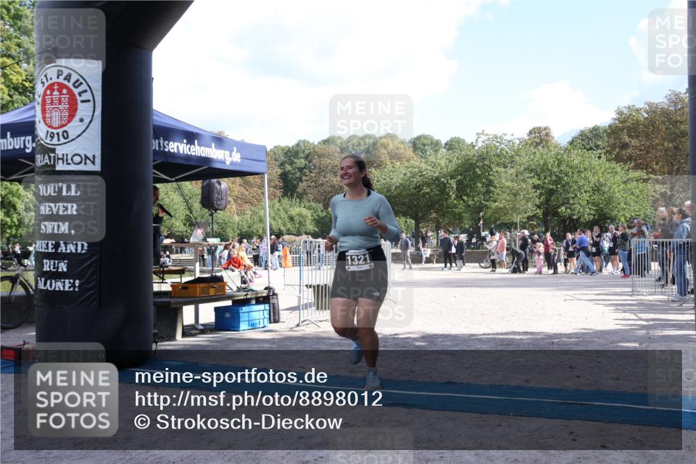 14.09.2025 - Stadtparktriathlon Strokosch-Dieckow http://msf.ph/oto/8898012 14.09.2025 13:43:01 Ziel 1321, 1377 meine-sportfotos.de