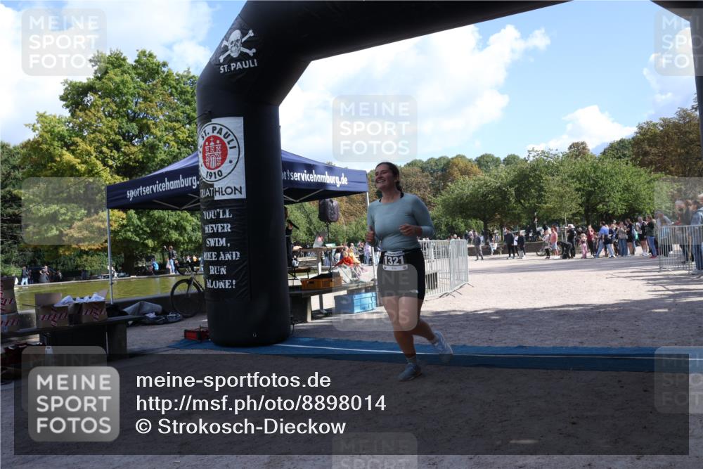 14.09.2025 - Stadtparktriathlon Strokosch-Dieckow http://msf.ph/oto/8898014 14.09.2025 13:43:01 Ziel 1321, 1377 meine-sportfotos.de