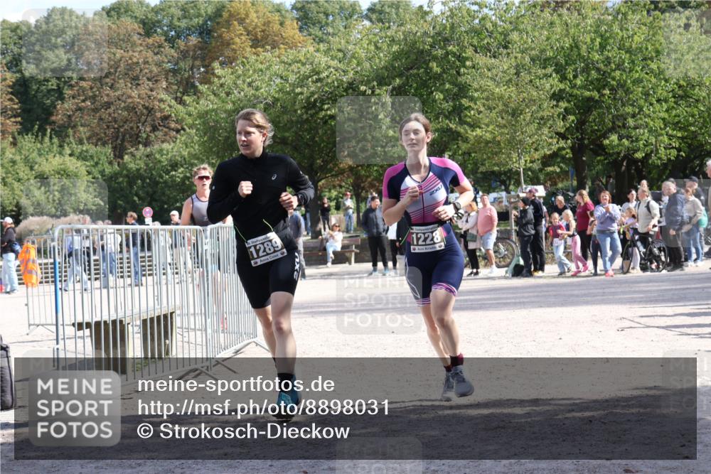 14.09.2025 - Stadtparktriathlon Strokosch-Dieckow http://msf.ph/oto/8898031 14.09.2025 13:43:22 Ziel 1228, 1289, 1368, 1620 meine-sportfotos.de