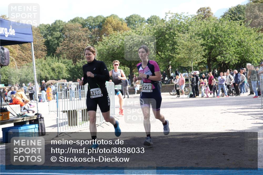 14.09.2025 - Stadtparktriathlon Strokosch-Dieckow http://msf.ph/oto/8898033 14.09.2025 13:43:23 Ziel 1228, 1289, 1368, 1620 meine-sportfotos.de