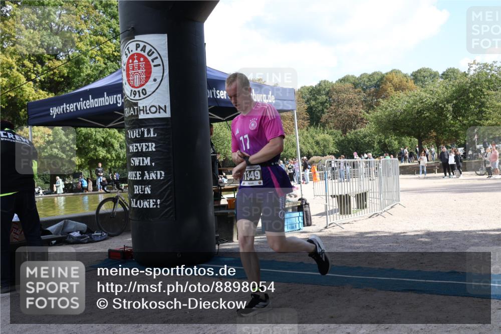14.09.2025 - Stadtparktriathlon Strokosch-Dieckow http://msf.ph/oto/8898054 14.09.2025 13:43:43 Ziel 1349 meine-sportfotos.de