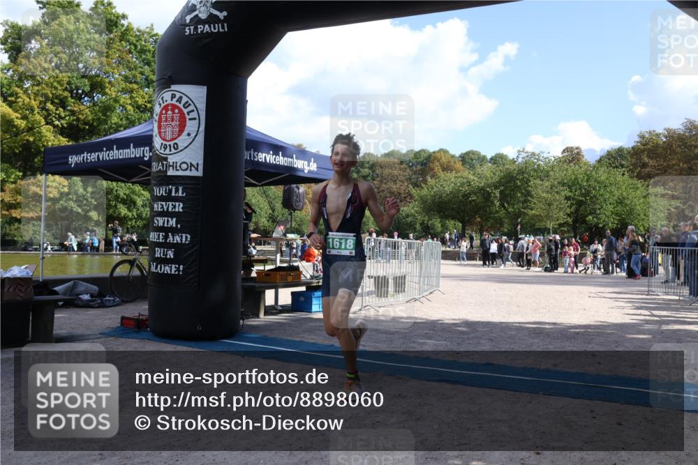14.09.2025 - Stadtparktriathlon Strokosch-Dieckow http://msf.ph/oto/8898060 14.09.2025 13:44:19 Ziel 1618 meine-sportfotos.de