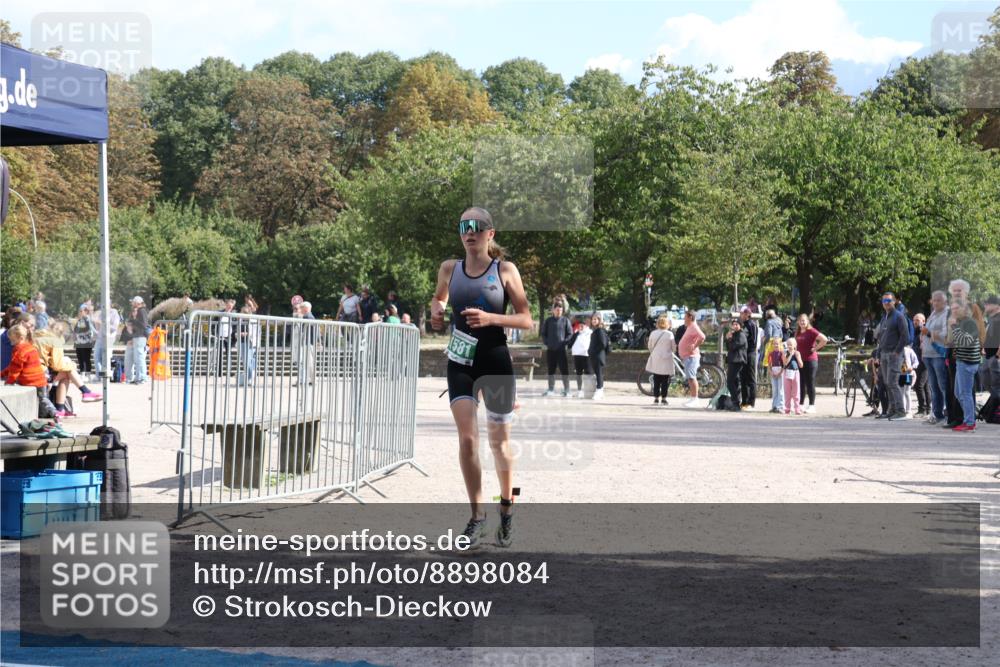 14.09.2025 - Stadtparktriathlon Strokosch-Dieckow http://msf.ph/oto/8898084 14.09.2025 13:44:54 Ziel 1581 meine-sportfotos.de