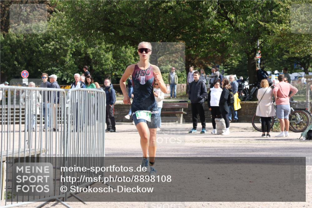 14.09.2025 - Stadtparktriathlon Strokosch-Dieckow http://msf.ph/oto/8898108 14.09.2025 13:45:39 Ziel 1571 meine-sportfotos.de