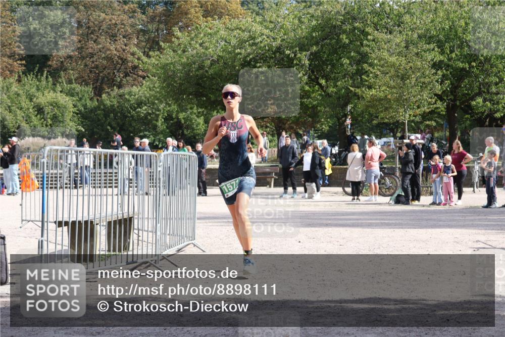 14.09.2025 - Stadtparktriathlon Strokosch-Dieckow http://msf.ph/oto/8898111 14.09.2025 13:45:40 Ziel 1571 meine-sportfotos.de