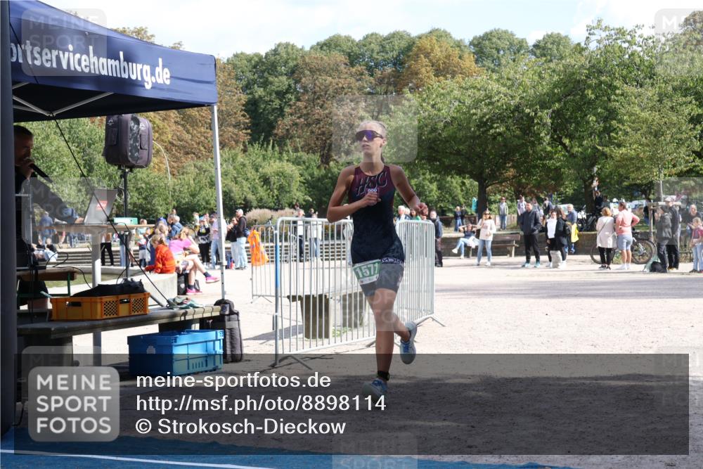 14.09.2025 - Stadtparktriathlon Strokosch-Dieckow http://msf.ph/oto/8898114 14.09.2025 13:45:41 Ziel 1571, 1578 meine-sportfotos.de