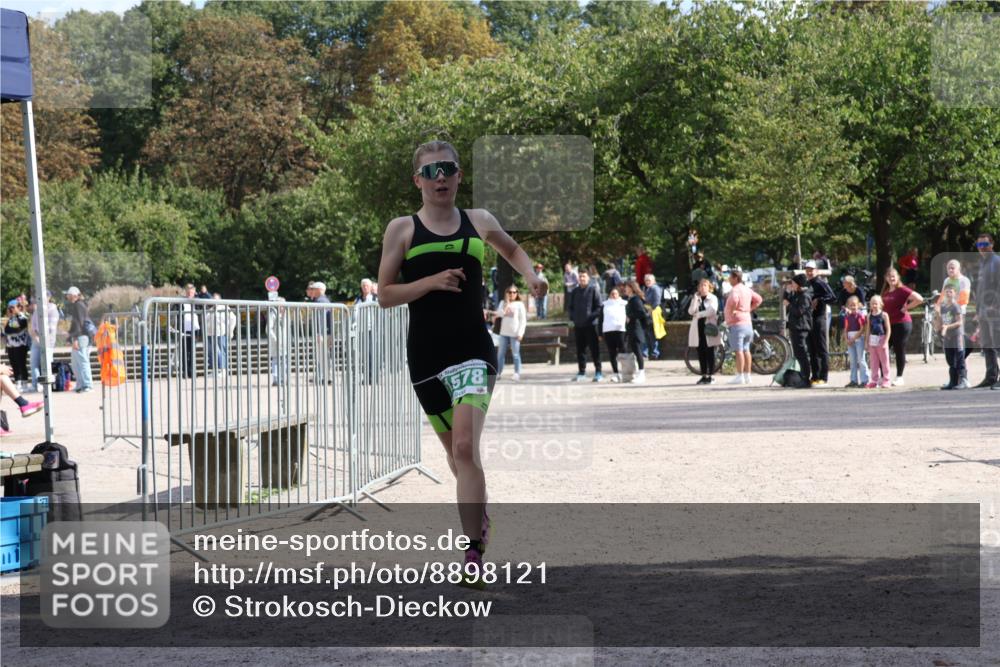 14.09.2025 - Stadtparktriathlon Strokosch-Dieckow http://msf.ph/oto/8898121 14.09.2025 13:45:48 Ziel 1578 meine-sportfotos.de