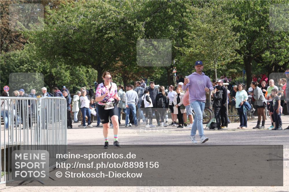 14.09.2025 - Stadtparktriathlon Strokosch-Dieckow http://msf.ph/oto/8898156 14.09.2025 13:46:50 Ziel 1279 meine-sportfotos.de