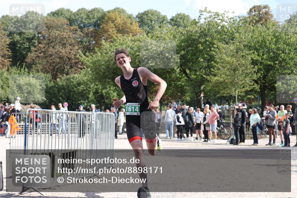 14.09.2025 - Stadtparktriathlon Strokosch-Dieckow http://msf.ph/oto/8898171 14.09.2025 13:46:57 Ziel 1279, 1614 meine-sportfotos.de