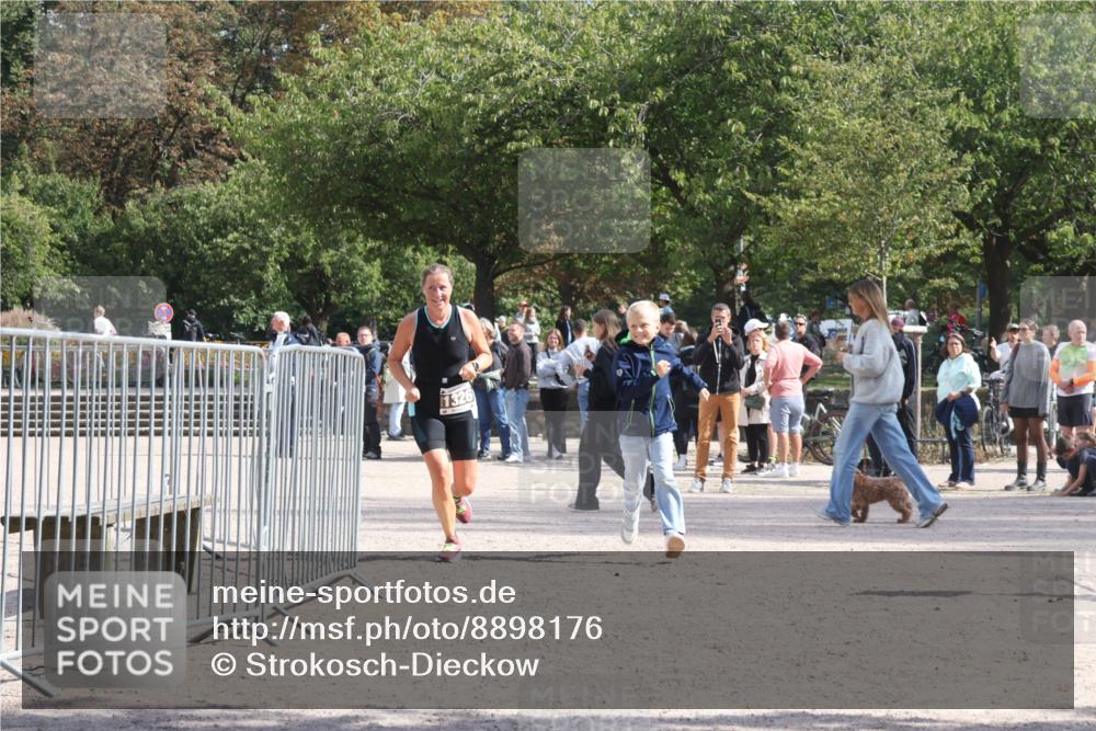 14.09.2025 - Stadtparktriathlon Strokosch-Dieckow http://msf.ph/oto/8898176 14.09.2025 13:47:33 Ziel 1326 meine-sportfotos.de