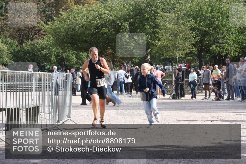 14.09.2025 - Stadtparktriathlon Strokosch-Dieckow http://msf.ph/oto/8898179 14.09.2025 13:47:34 Ziel 1326 meine-sportfotos.de