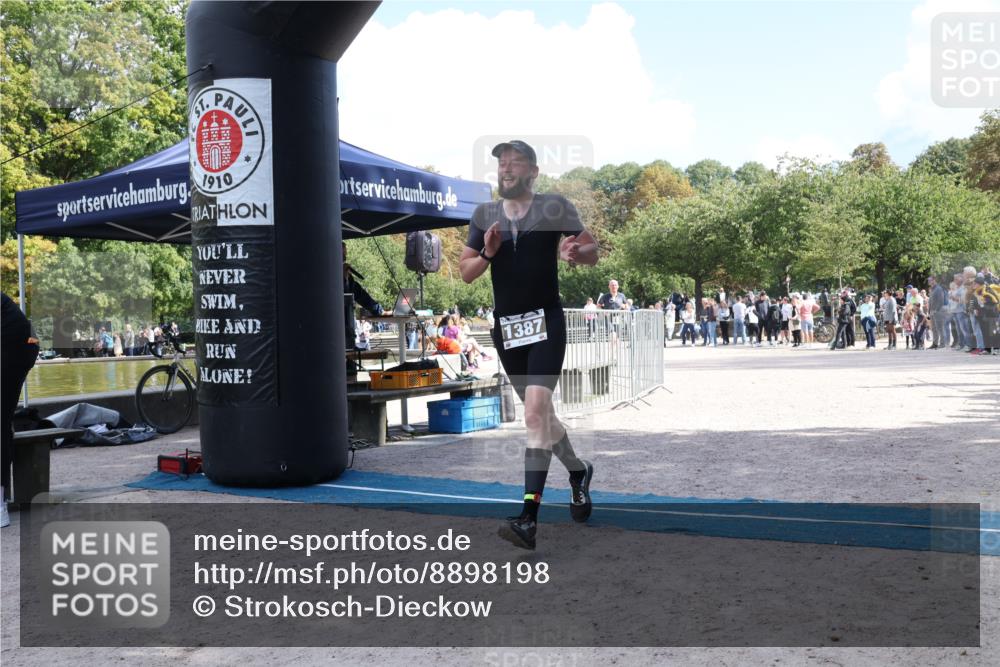 14.09.2025 - Stadtparktriathlon Strokosch-Dieckow http://msf.ph/oto/8898198 14.09.2025 13:47:53 Ziel 1387, 1394 meine-sportfotos.de