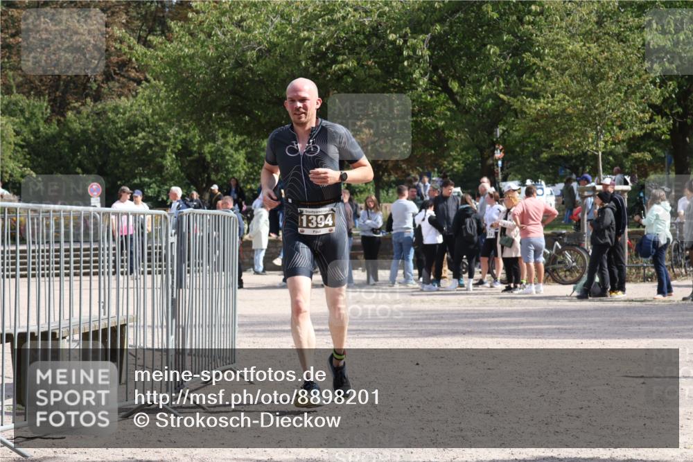 14.09.2025 - Stadtparktriathlon Strokosch-Dieckow http://msf.ph/oto/8898201 14.09.2025 13:47:56 Ziel 1387, 1394 meine-sportfotos.de