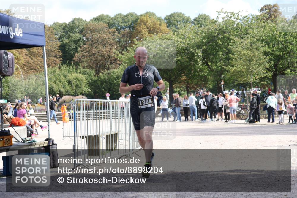 14.09.2025 - Stadtparktriathlon Strokosch-Dieckow http://msf.ph/oto/8898204 14.09.2025 13:47:57 Ziel 1387, 1394 meine-sportfotos.de