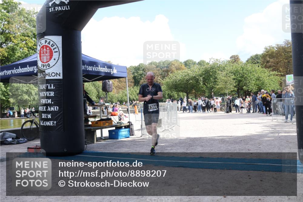 14.09.2025 - Stadtparktriathlon Strokosch-Dieckow http://msf.ph/oto/8898207 14.09.2025 13:47:58 Ziel 1387, 1394 meine-sportfotos.de