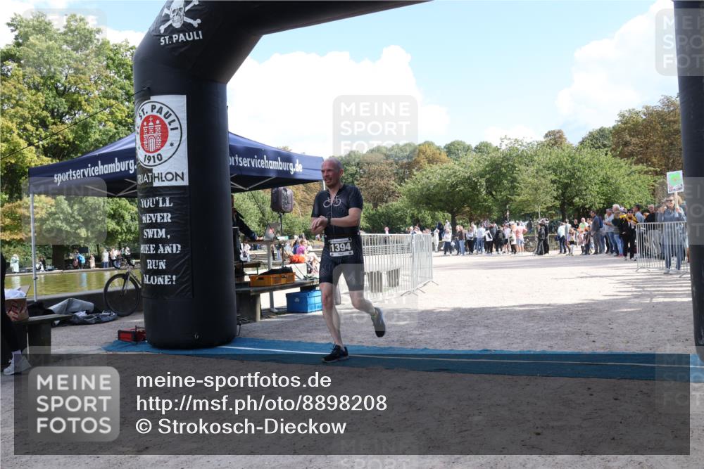 14.09.2025 - Stadtparktriathlon Strokosch-Dieckow http://msf.ph/oto/8898208 14.09.2025 13:47:58 Ziel 1387, 1394 meine-sportfotos.de