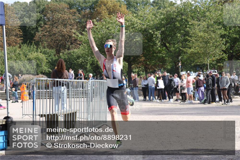 14.09.2025 - Stadtparktriathlon Strokosch-Dieckow http://msf.ph/oto/8898231 14.09.2025 13:48:21 Ziel 1327, 1604 meine-sportfotos.de