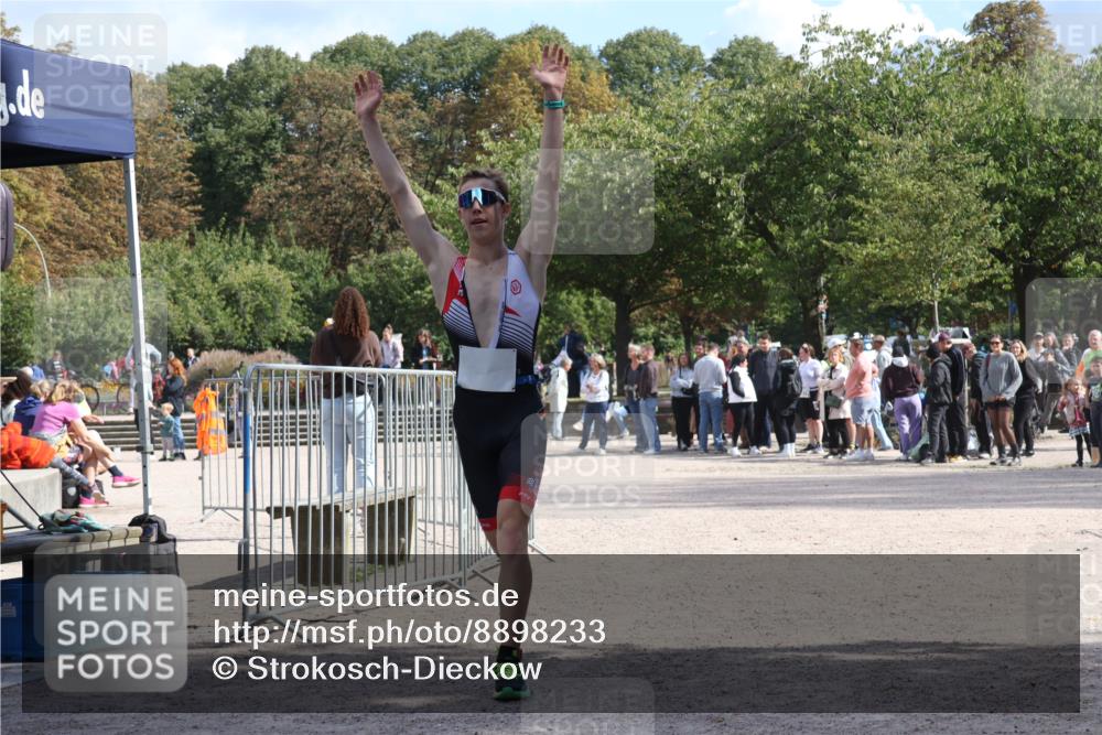 14.09.2025 - Stadtparktriathlon Strokosch-Dieckow http://msf.ph/oto/8898233 14.09.2025 13:48:22 Ziel 1327, 1604 meine-sportfotos.de
