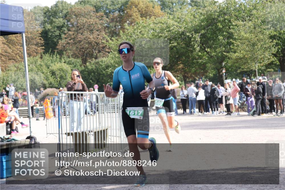 14.09.2025 - Stadtparktriathlon Strokosch-Dieckow http://msf.ph/oto/8898246 14.09.2025 13:48:30 Ziel 1327, 1580, 1617 meine-sportfotos.de