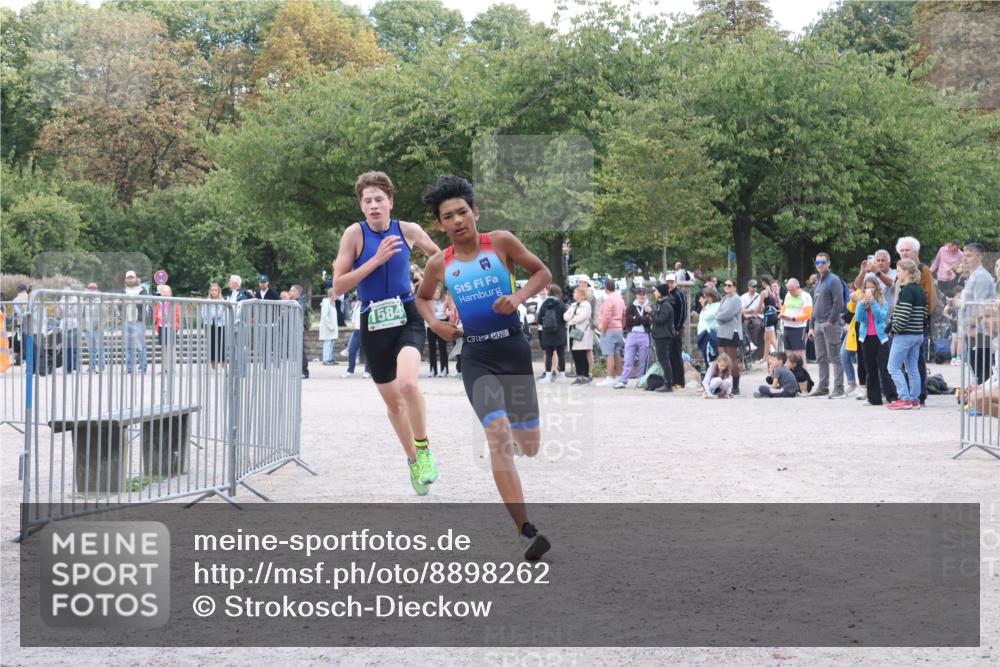 14.09.2025 - Stadtparktriathlon Strokosch-Dieckow http://msf.ph/oto/8898262 14.09.2025 13:49:52 Ziel 1577, 1584, 1599 meine-sportfotos.de