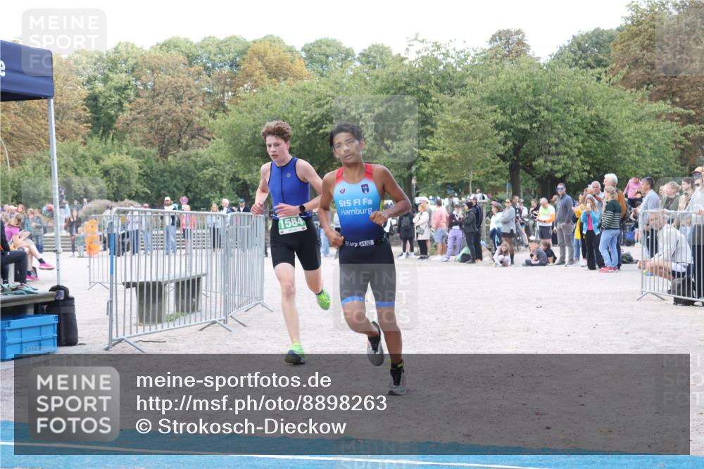 14.09.2025 - Stadtparktriathlon Strokosch-Dieckow http://msf.ph/oto/8898263 14.09.2025 13:49:52 Ziel 1577, 1584, 1599 meine-sportfotos.de
