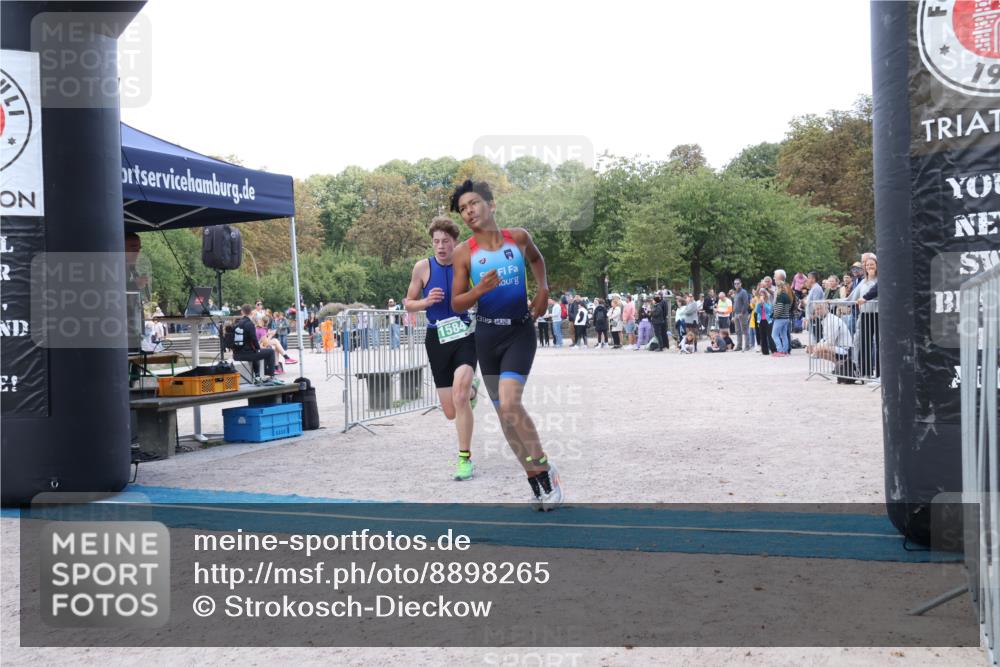 14.09.2025 - Stadtparktriathlon Strokosch-Dieckow http://msf.ph/oto/8898265 14.09.2025 13:49:53 Ziel 1577, 1584, 1599 meine-sportfotos.de
