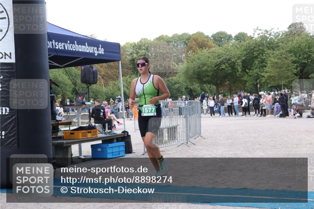 14.09.2025 - Stadtparktriathlon Strokosch-Dieckow http://msf.ph/oto/8898274 14.09.2025 13:49:59 Ziel 1577, 1584, 1599 meine-sportfotos.de