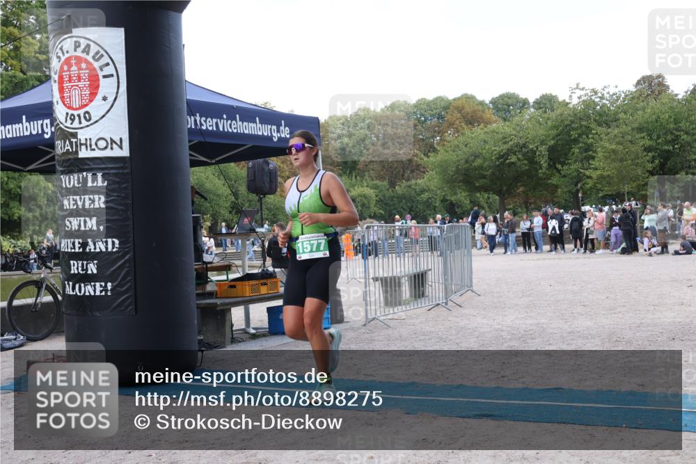 14.09.2025 - Stadtparktriathlon Strokosch-Dieckow http://msf.ph/oto/8898275 14.09.2025 13:49:59 Ziel 1577, 1584, 1599 meine-sportfotos.de