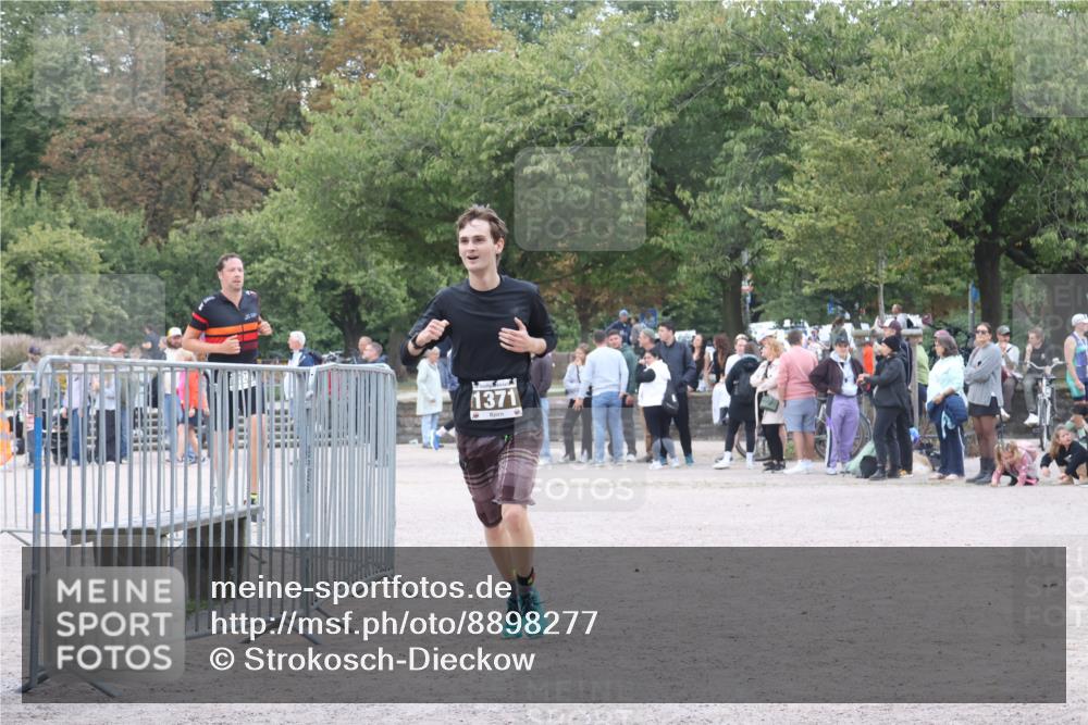 14.09.2025 - Stadtparktriathlon Strokosch-Dieckow http://msf.ph/oto/8898277 14.09.2025 13:50:53 Ziel 1371, 1420 meine-sportfotos.de