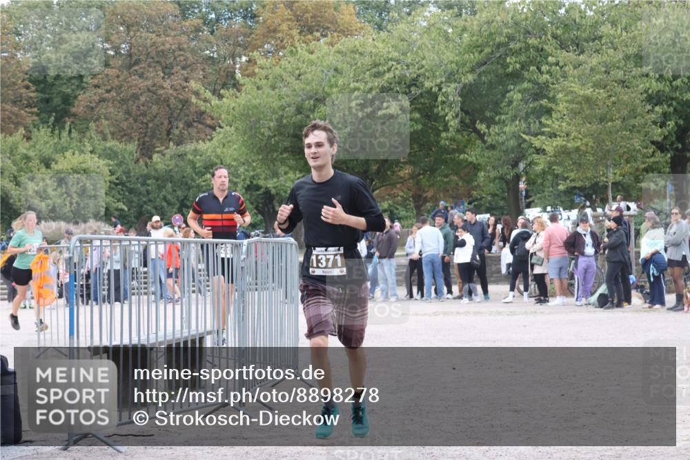 14.09.2025 - Stadtparktriathlon Strokosch-Dieckow http://msf.ph/oto/8898278 14.09.2025 13:50:53 Ziel 1371, 1420 meine-sportfotos.de