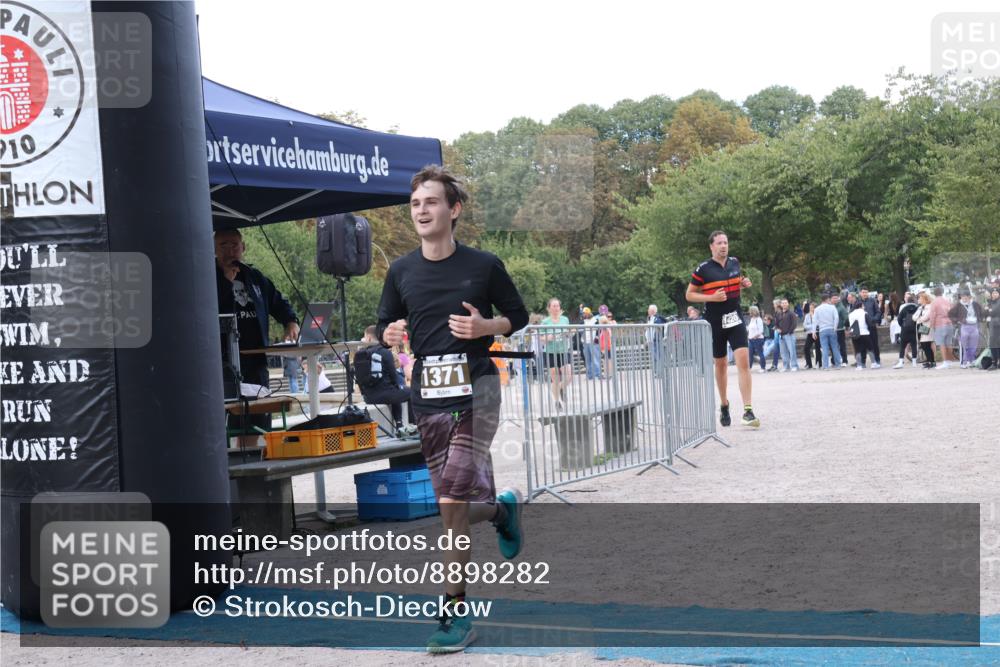 14.09.2025 - Stadtparktriathlon Strokosch-Dieckow http://msf.ph/oto/8898282 14.09.2025 13:50:54 Ziel 1307, 1371, 1420 meine-sportfotos.de