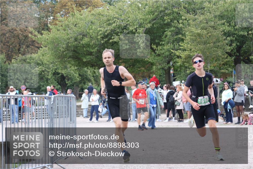 14.09.2025 - Stadtparktriathlon Strokosch-Dieckow http://msf.ph/oto/8898303 14.09.2025 13:51:16 Ziel 1504, 1610 meine-sportfotos.de