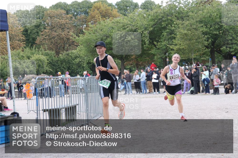 14.09.2025 - Stadtparktriathlon Strokosch-Dieckow http://msf.ph/oto/8898316 14.09.2025 13:51:42 Ziel 1300, 1593 meine-sportfotos.de