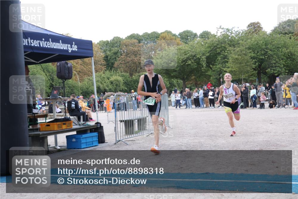 14.09.2025 - Stadtparktriathlon Strokosch-Dieckow http://msf.ph/oto/8898318 14.09.2025 13:51:42 Ziel 1300, 1593 meine-sportfotos.de