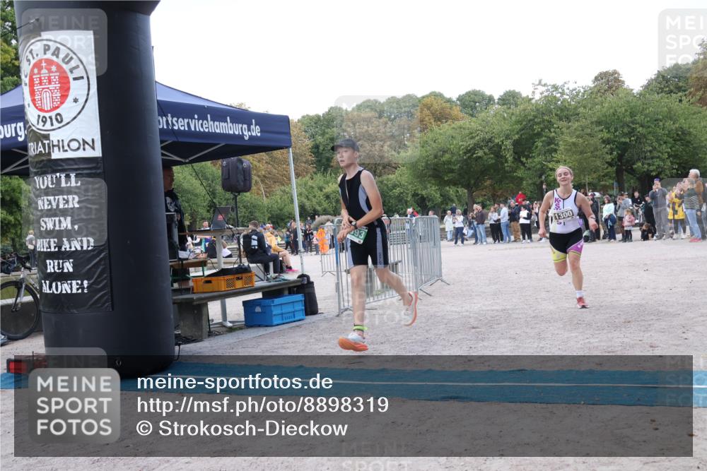 14.09.2025 - Stadtparktriathlon Strokosch-Dieckow http://msf.ph/oto/8898319 14.09.2025 13:51:43 Ziel 1300, 1593 meine-sportfotos.de