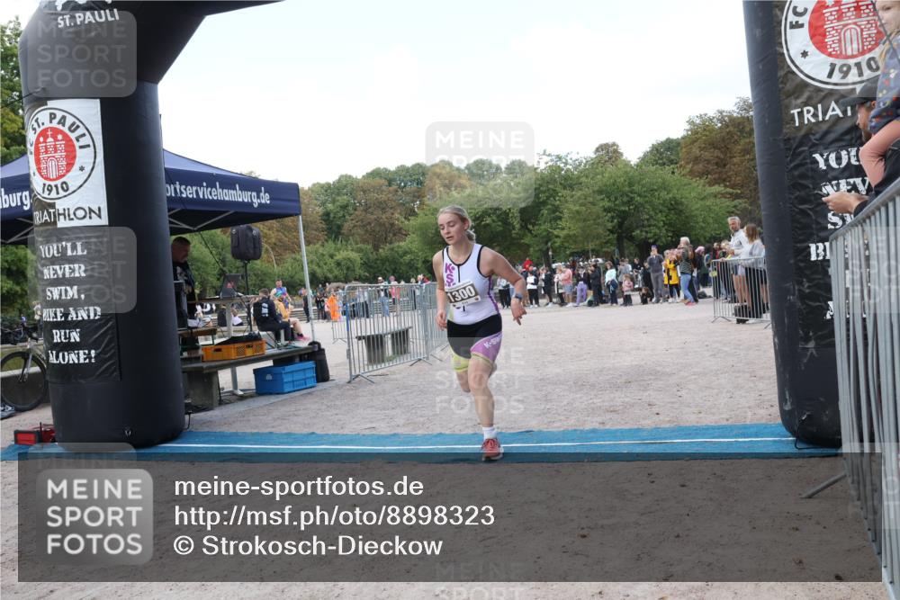 14.09.2025 - Stadtparktriathlon Strokosch-Dieckow http://msf.ph/oto/8898323 14.09.2025 13:51:44 Ziel 1300, 1358, 1593 meine-sportfotos.de