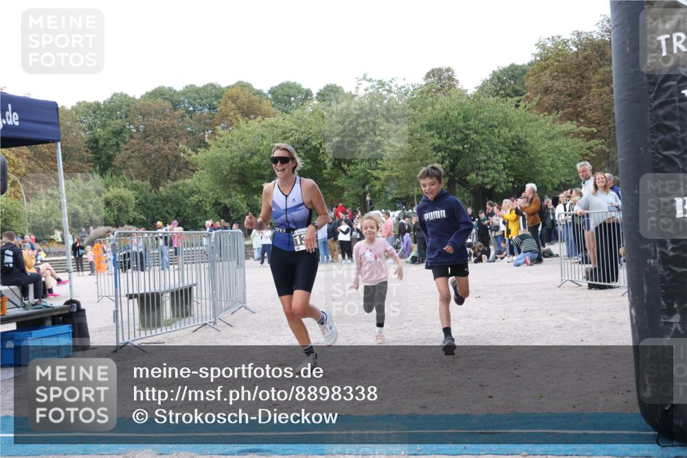 14.09.2025 - Stadtparktriathlon Strokosch-Dieckow http://msf.ph/oto/8898338 14.09.2025 13:51:55 Ziel 1332, 1358 meine-sportfotos.de