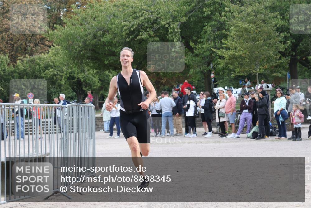 14.09.2025 - Stadtparktriathlon Strokosch-Dieckow http://msf.ph/oto/8898345 14.09.2025 13:52:02 Ziel 1332, 1469 meine-sportfotos.de