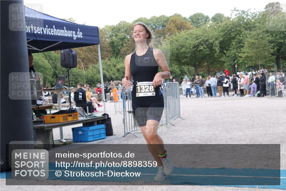 14.09.2025 - Stadtparktriathlon Strokosch-Dieckow http://msf.ph/oto/8898359 14.09.2025 13:52:27 Ziel 1328 meine-sportfotos.de