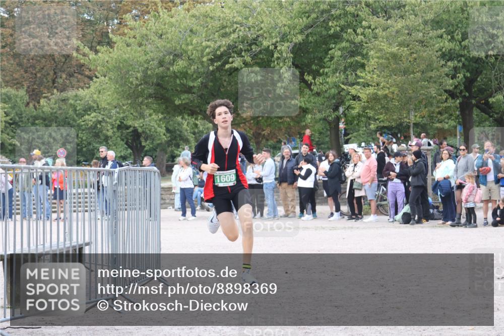 14.09.2025 - Stadtparktriathlon Strokosch-Dieckow http://msf.ph/oto/8898369 14.09.2025 13:52:44 Ziel 1609 meine-sportfotos.de