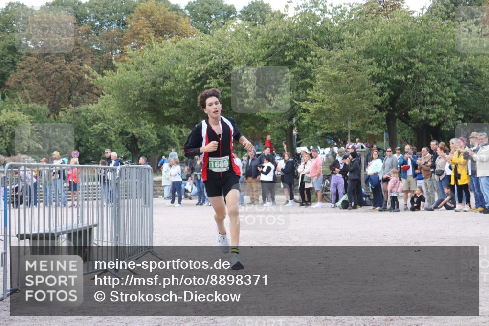14.09.2025 - Stadtparktriathlon Strokosch-Dieckow http://msf.ph/oto/8898371 14.09.2025 13:52:45 Ziel 1609 meine-sportfotos.de