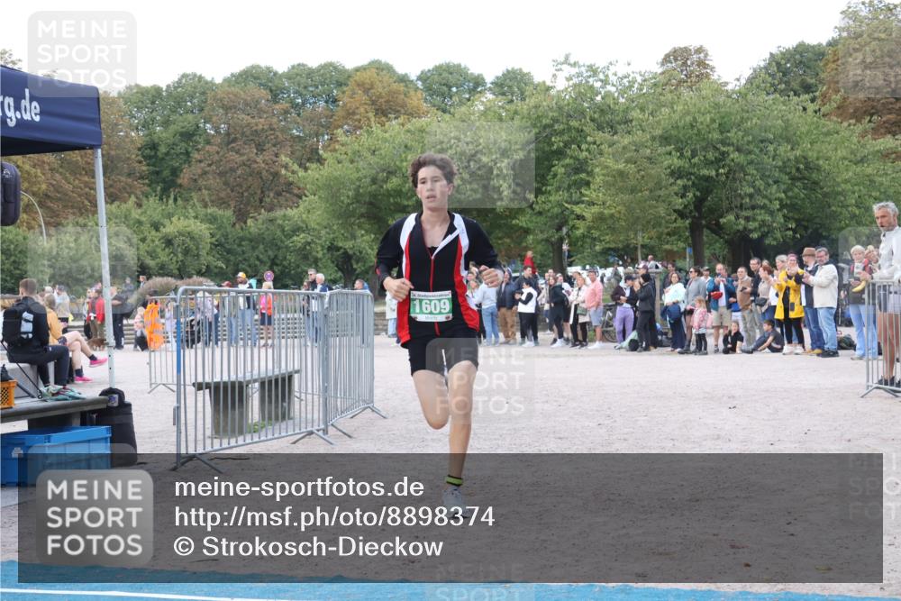 14.09.2025 - Stadtparktriathlon Strokosch-Dieckow http://msf.ph/oto/8898374 14.09.2025 13:52:46 Ziel 1609 meine-sportfotos.de
