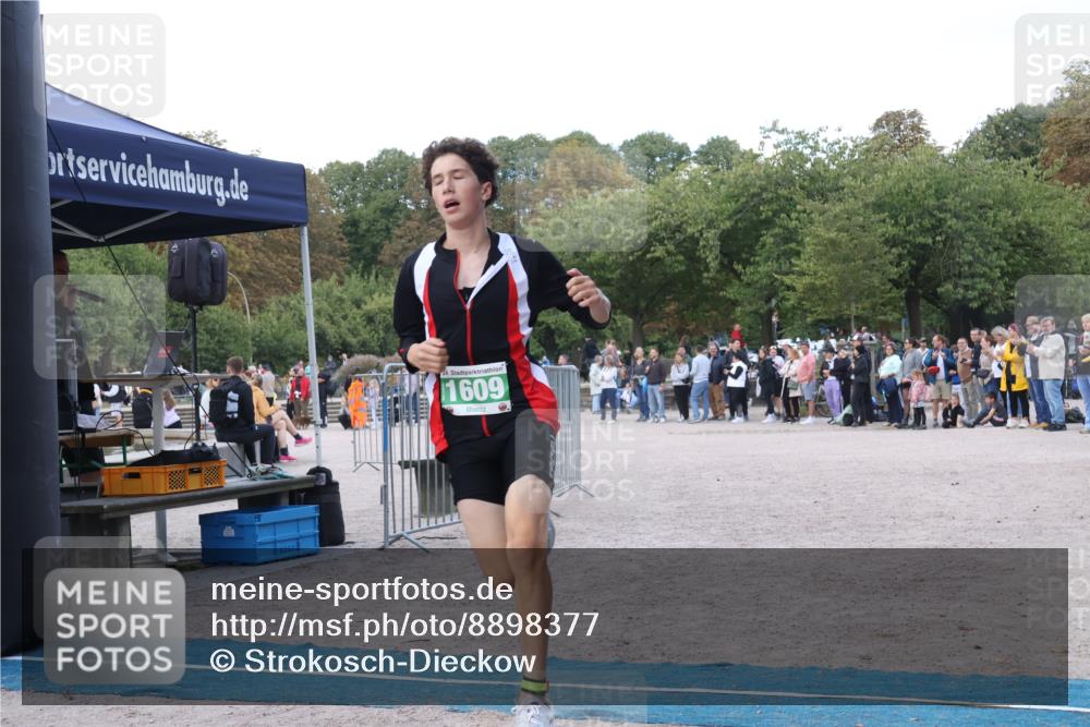 14.09.2025 - Stadtparktriathlon Strokosch-Dieckow http://msf.ph/oto/8898377 14.09.2025 13:52:47 Ziel 1609 meine-sportfotos.de