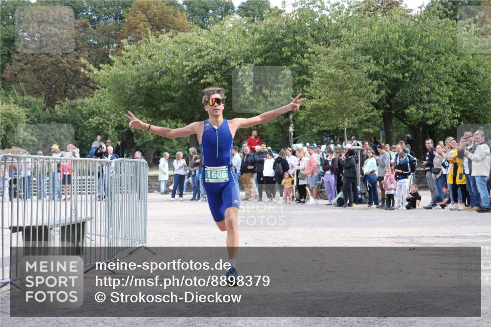 14.09.2025 - Stadtparktriathlon Strokosch-Dieckow http://msf.ph/oto/8898379 14.09.2025 13:53:28 Ziel 1606 meine-sportfotos.de