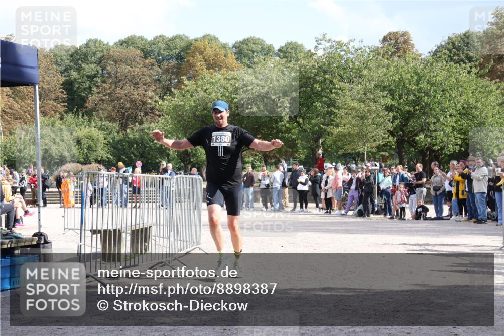 14.09.2025 - Stadtparktriathlon Strokosch-Dieckow http://msf.ph/oto/8898387 14.09.2025 13:54:12 Ziel 1380 meine-sportfotos.de
