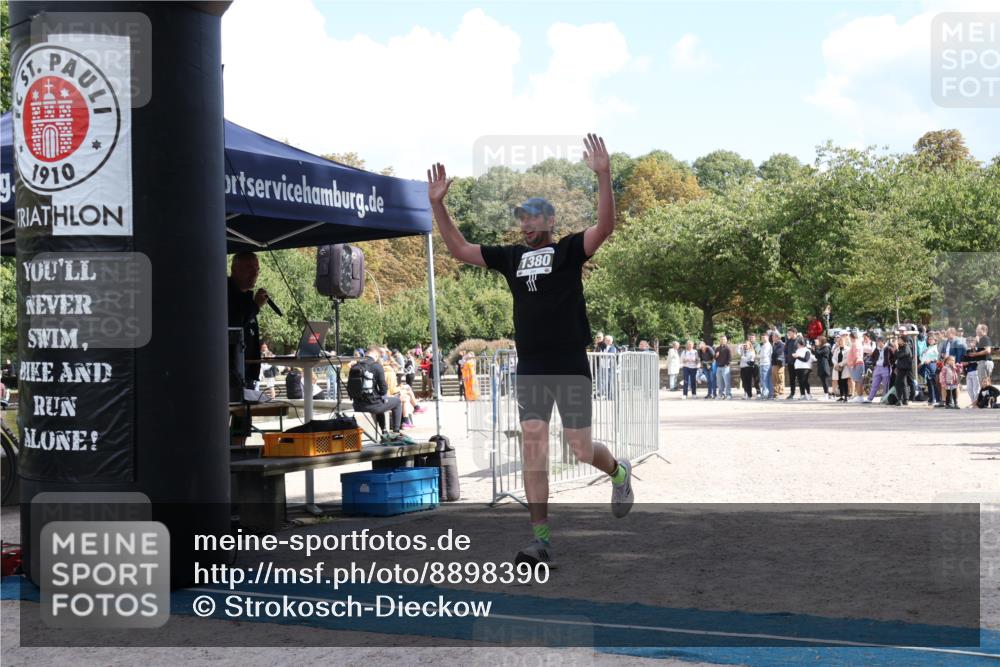 14.09.2025 - Stadtparktriathlon Strokosch-Dieckow http://msf.ph/oto/8898390 14.09.2025 13:54:13 Ziel 1380 meine-sportfotos.de