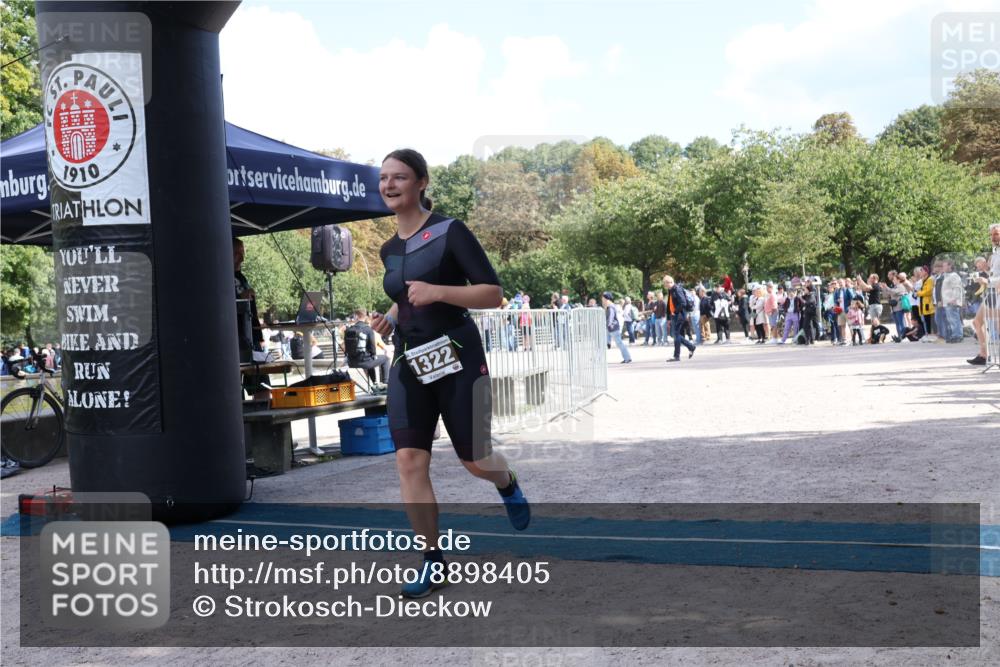 14.09.2025 - Stadtparktriathlon Strokosch-Dieckow http://msf.ph/oto/8898405 14.09.2025 13:54:30 Ziel 1322 meine-sportfotos.de